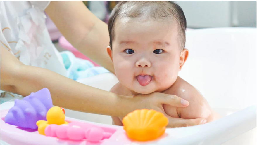 O que considerar ao comprar bombas de banho para seus filhos?